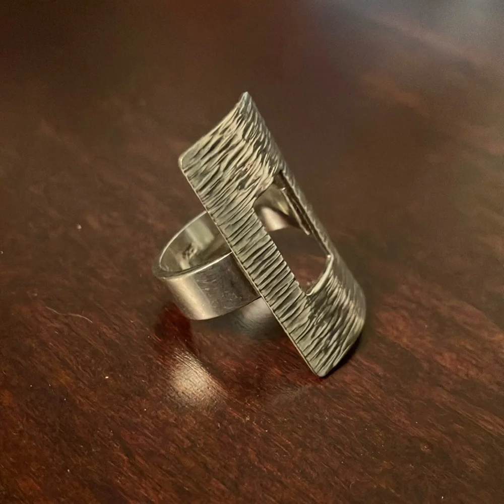 EUC Sterling Silver ring - size 7/7.5 ish - Picture 2 of 7